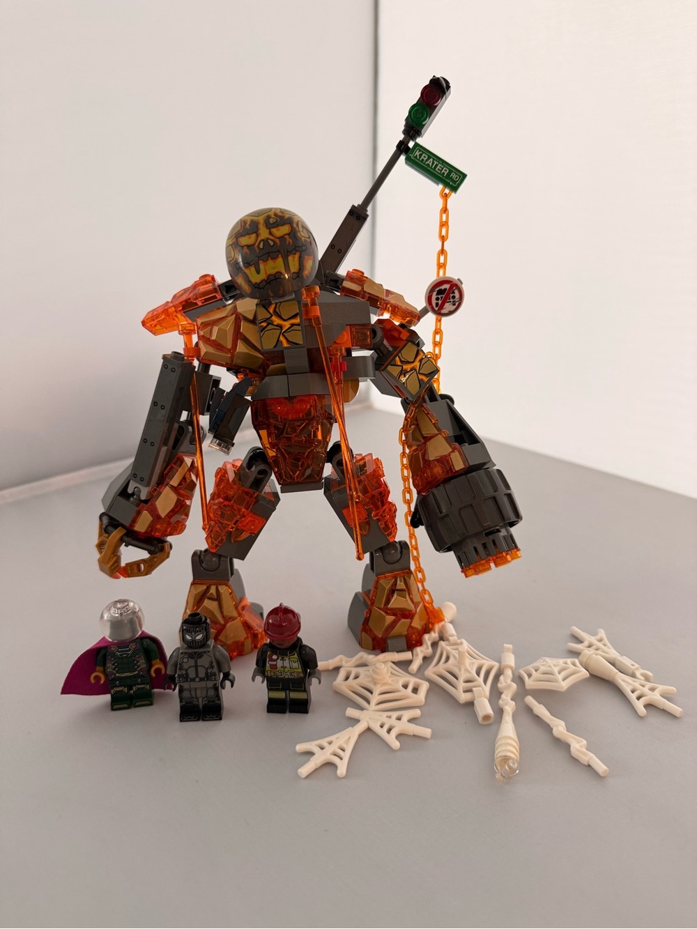 LEGO Spider-Man Molten Man Battle 76128 w/Minifigs